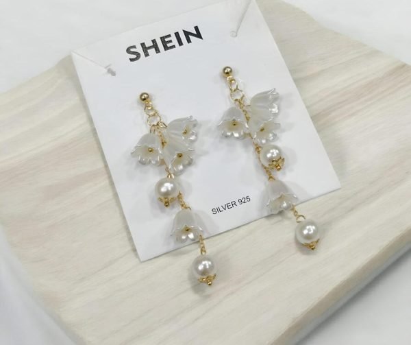 Shein Elegant Pearl And Flower Drop Earrings - Belladoux