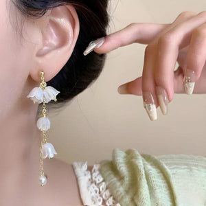 Shein Elegant Pearl And Flower Drop Earrings - Belladoux